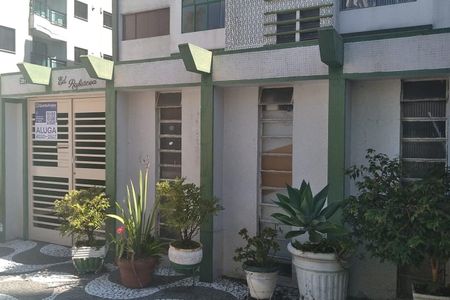 Apartamento para alugar com 105m², 3 quartos e 1 vaga Apartamento para alugar com 105m², 3 quartos e 1 vagaFachada
