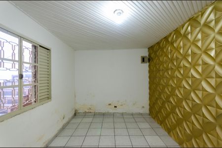 Casa à venda com 90m², 1 quarto e 2 vagasSala