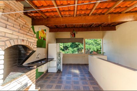 Casa à venda com 90m², 1 quarto e 2 vagasChurrasqueira