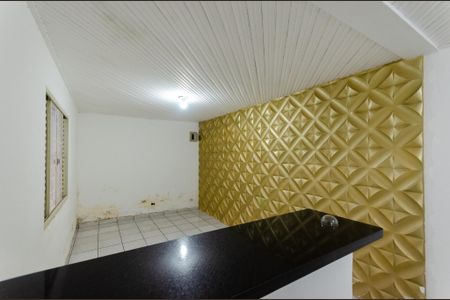 Casa à venda com 90m², 1 quarto e 2 vagasSala