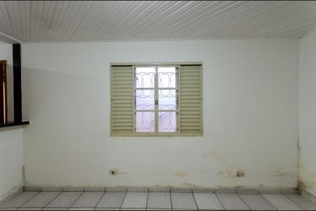 Casa à venda com 90m², 1 quarto e 2 vagasSala