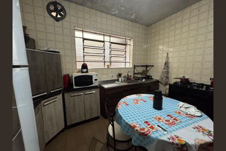 Casa para alugar com 150m², 4 quartos e 2 vagasCozinha