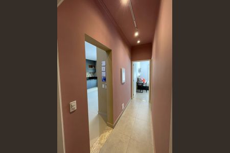 Casa de condomínio à venda com 205m², 3 quartos e 4 vagas Casa de condomínio à venda com 205m², 3 quartos e 4 vagasCorredor