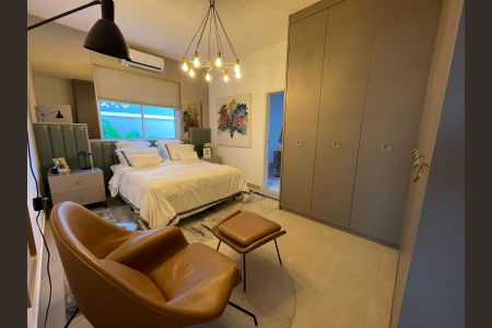 Casa de condomínio à venda com 205m², 3 quartos e 4 vagas Casa de condomínio à venda com 205m², 3 quartos e 4 vagasQuarto