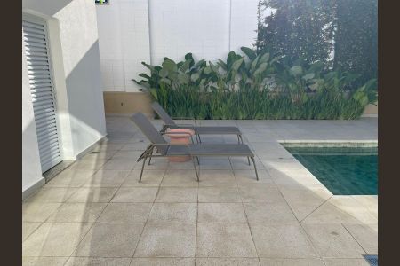 Casa de condomínio à venda com 205m², 3 quartos e 4 vagas Casa de condomínio à venda com 205m², 3 quartos e 4 vagasÁrea Comum