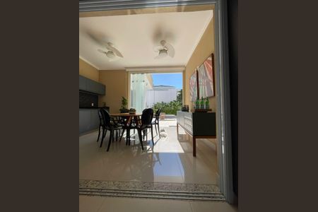 Casa de condomínio à venda com 205m², 3 quartos e 4 vagas Casa de condomínio à venda com 205m², 3 quartos e 4 vagasCozinha