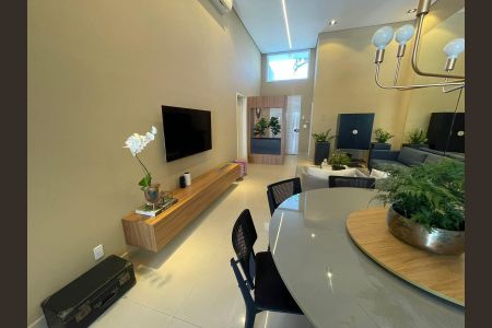 Casa de condomínio à venda com 205m², 3 quartos e 4 vagas Casa de condomínio à venda com 205m², 3 quartos e 4 vagasSala