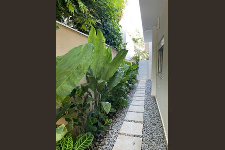 Casa de condomínio à venda com 205m², 3 quartos e 4 vagas Casa de condomínio à venda com 205m², 3 quartos e 4 vagasÁrea Comum