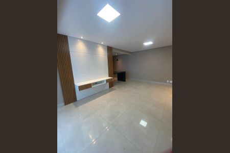 Apartamento à venda com 162m², 3 quartos e 3 vagasFoto 02