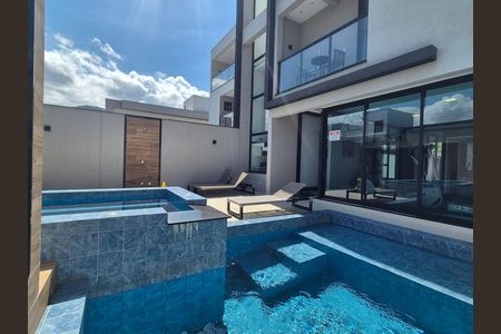 Casa de condomínio para alugar com 200m², 8 quartos e 8 vagas