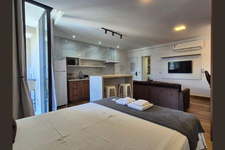 Casa de condomínio para alugar com 200m², 8 quartos e 8 vagas