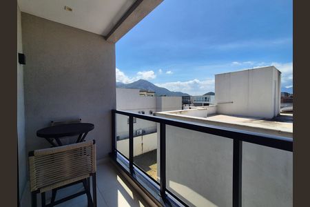 Casa de condomínio para alugar com 200m², 8 quartos e 8 vagas