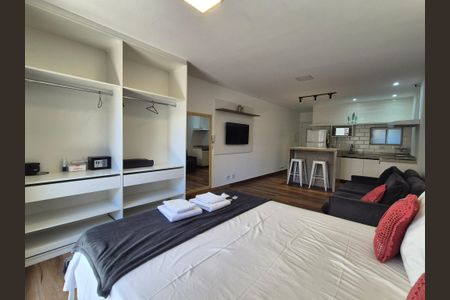 Casa de condomínio para alugar com 200m², 8 quartos e 8 vagas