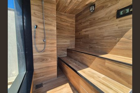 Casa de condomínio para alugar com 200m², 8 quartos e 8 vagas