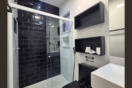 Casa de condomínio para alugar com 200m², 8 quartos e 8 vagas