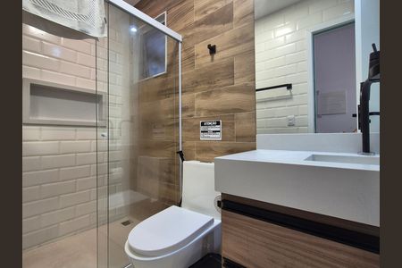 Casa de condomínio para alugar com 200m², 8 quartos e 8 vagas