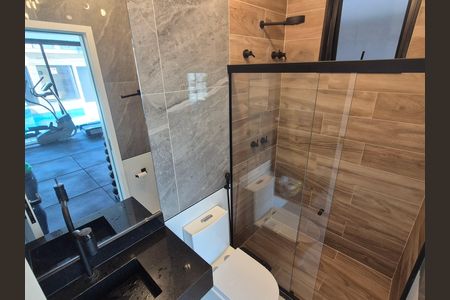 Casa de condomínio para alugar com 200m², 8 quartos e 8 vagas
