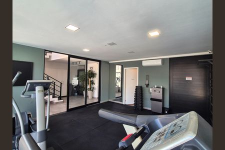 Casa de condomínio para alugar com 200m², 8 quartos e 8 vagas