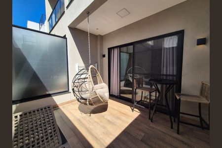 Casa de condomínio para alugar com 200m², 8 quartos e 8 vagas