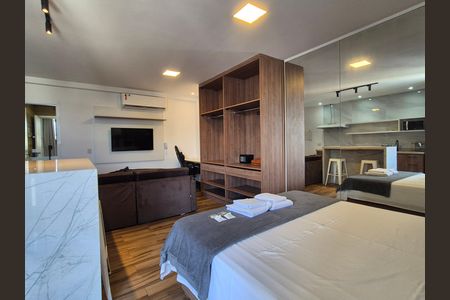 Casa de condomínio para alugar com 200m², 8 quartos e 8 vagas
