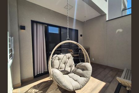 Casa de condomínio para alugar com 200m², 8 quartos e 8 vagas