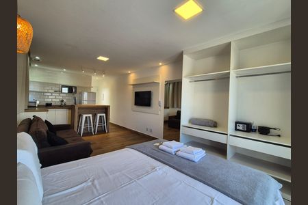 Casa de condomínio para alugar com 200m², 8 quartos e 8 vagas