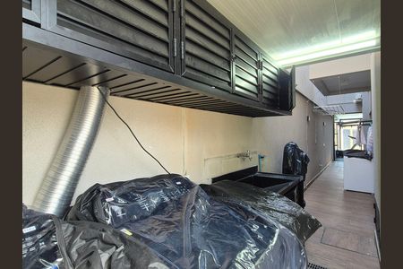 Casa de condomínio para alugar com 200m², 8 quartos e 8 vagas