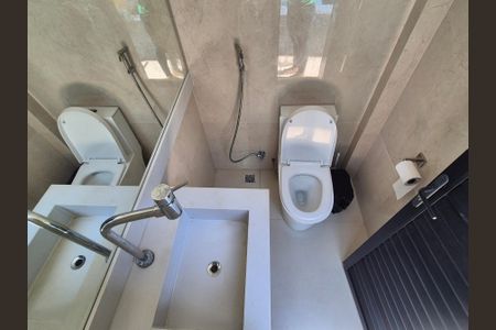 Casa de condomínio para alugar com 200m², 8 quartos e 8 vagas