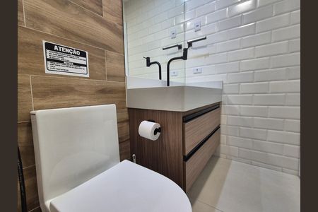 Casa de condomínio para alugar com 200m², 8 quartos e 8 vagas