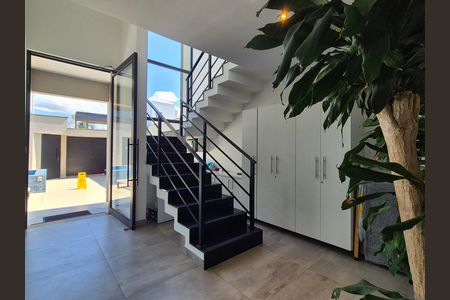 Casa de condomínio para alugar com 200m², 8 quartos e 8 vagas