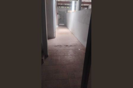 Corredor de casa para alugar com 3 quartos, 126m² em Jardim Maia, São Paulo