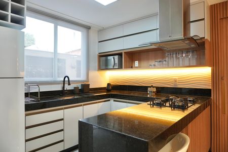 Apartamento para alugar com 250m², 3 quartos e 2 vagas Apartamento para alugar com 250m², 3 quartos e 2 vagasCozinha