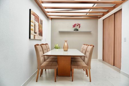 Apartamento para alugar com 250m², 3 quartos e 2 vagas Apartamento para alugar com 250m², 3 quartos e 2 vagasSala de Jantar
