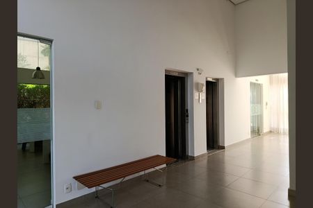Apartamento à venda com 68m², 1 quarto e 2 vagasHall social