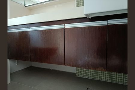 Apartamento à venda com 68m², 1 quarto e 2 vagasBanheiro da Suíte