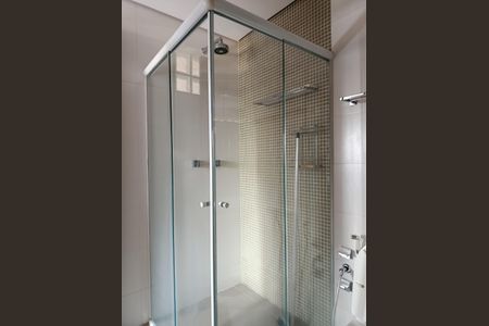 Apartamento à venda com 68m², 1 quarto e 2 vagasBanheiro da Suíte