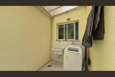 Apartamento à venda com 54m², 2 quartos e 1 vagaArea de serviço