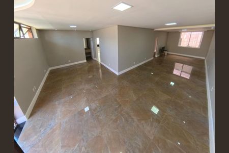 Foto 02 de casa à venda com 4 quartos, 247m² em Vila Lidia, Campinas