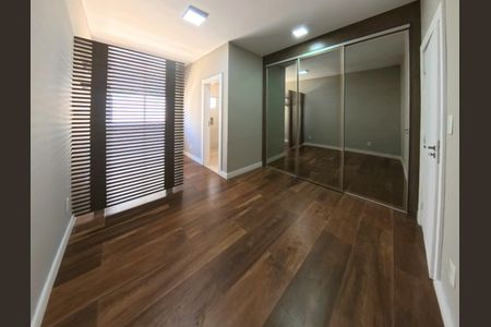 Casa à venda com 247m², 4 quartos e 3 vagasFoto 06