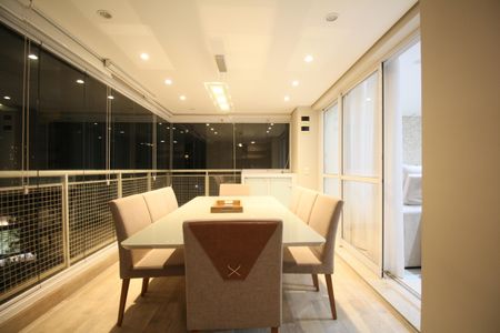 Apartamento à venda com 109m², 3 quartos e 2 vagasVaranda