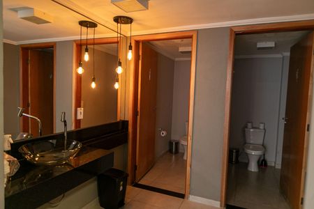 Apartamento à venda com 132m², 3 quartos e 1 vagaÁrea Comum - Salão de Festas - banheiros