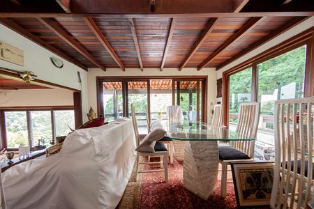 Casa à venda com 6 quartos, 1500m² em Itaipu, Niterói