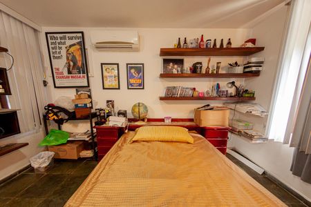 Casa à venda com 6 quartos, 1500m² em Itaipu, Niterói