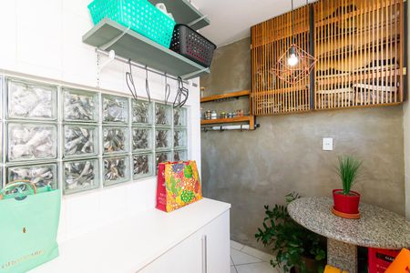 Apartamento à venda com 85m², 2 quartos e 1 vagaÁrea de Serviço