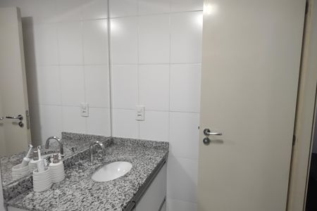 Apartamento à venda com 65m², 2 quartos e 2 vagas Apartamento à venda com 65m², 2 quartos e 2 vagasBanheiro da Suíte