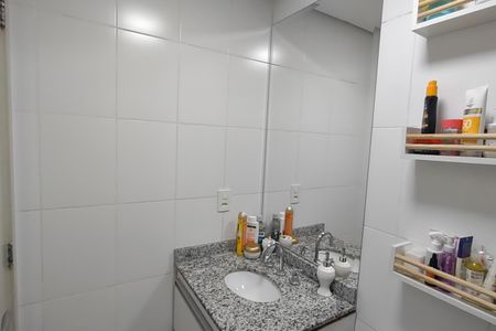 Apartamento à venda com 65m², 2 quartos e 2 vagas Apartamento à venda com 65m², 2 quartos e 2 vagasBanheiro