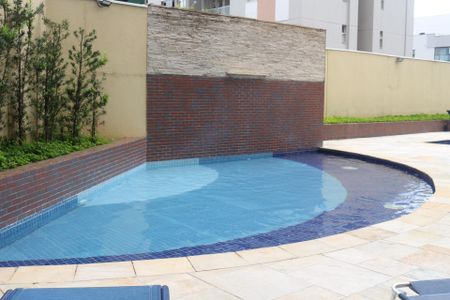 Apartamento à venda com 65m², 2 quartos e 2 vagasÁrea comum - Piscina