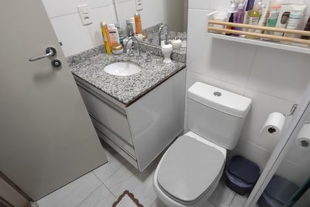 Apartamento à venda com 65m², 2 quartos e 2 vagas Apartamento à venda com 65m², 2 quartos e 2 vagasBanheiro