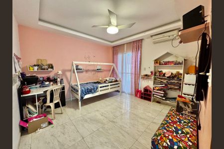 Casa à venda com 261m², 8 quartos e 5 vagas