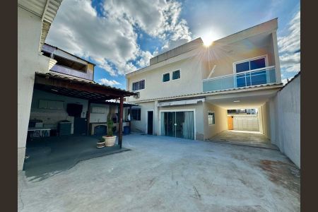 Casa à venda com 261m², 8 quartos e 5 vagas